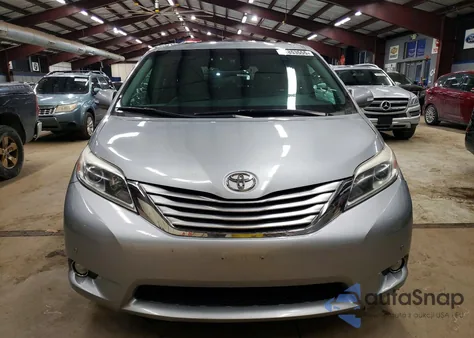 2017 Toyota Sienna Xle z USA, uszkodzony, nr VIN 5TDDZ3DC6HS182812
